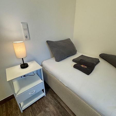 Monteurzimmer In Bielefeld - Mitte Bagian luar foto
